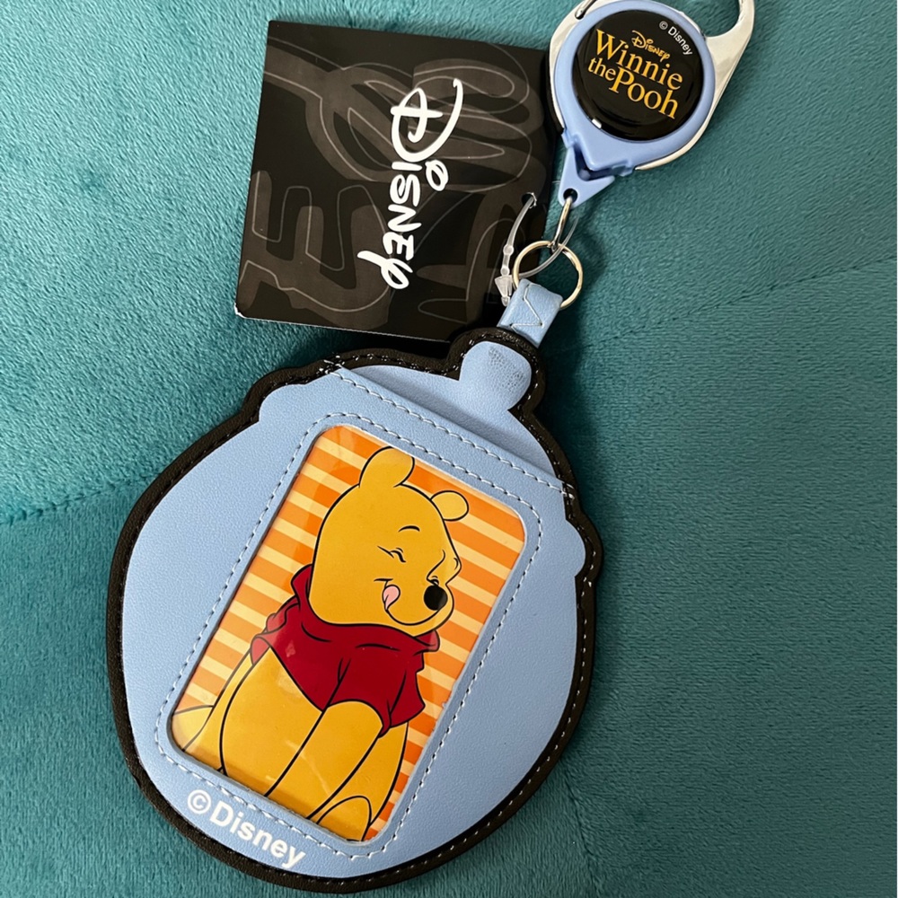 Disney Winnie The Pooh Hunny Pot Badge Holder